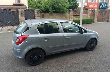 Хэтчбек Opel Corsa 2007 в 