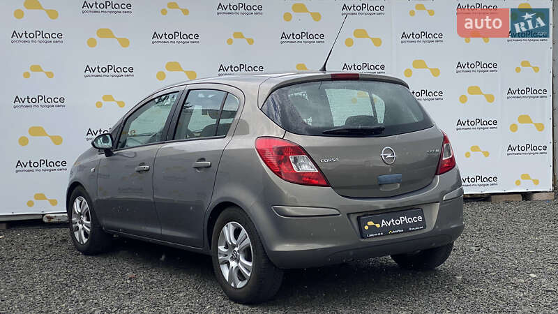 Хэтчбек Opel Corsa 2011 в Луцке