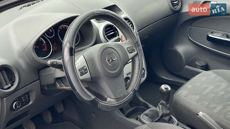 Хэтчбек Opel Corsa 2011 в Луцке