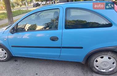 Хэтчбек Opel Corsa 2001 в 