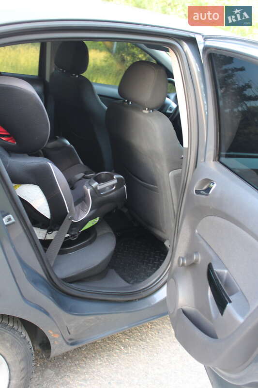 Хэтчбек Opel Corsa 2013 в Ивано-Франковске