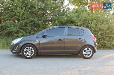 Хэтчбек Opel Corsa 2013 в 