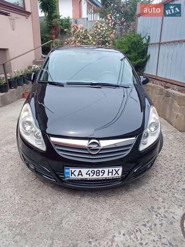 Хэтчбек Opel Corsa 2007 в Киеве