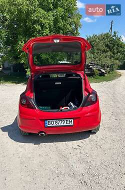 Хэтчбек Opel Corsa 2012 в 
