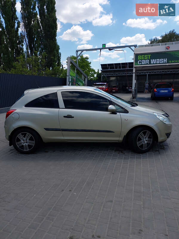 Хэтчбек Opel Corsa 2008 в Кропивницком
