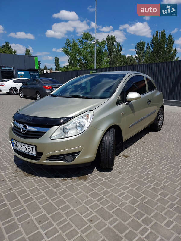Хэтчбек Opel Corsa 2008 в Кропивницком