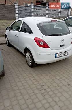Хэтчбек Opel Corsa 2010 в 