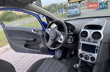 Хэтчбек Opel Corsa 2009 в 