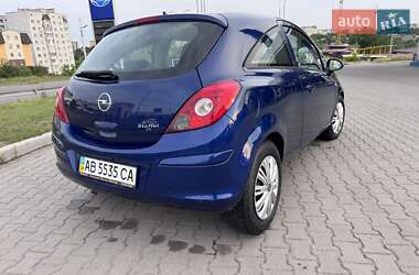 Хэтчбек Opel Corsa 2009 в 