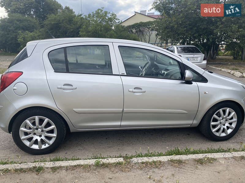Хетчбек Opel Corsa 2007 в Черкасах