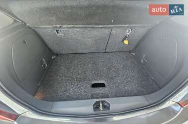 Хэтчбек Opel Corsa 2011 в 