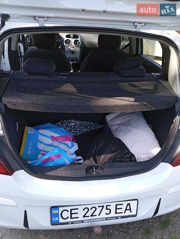 Хэтчбек Opel Corsa 2011 в Заставной