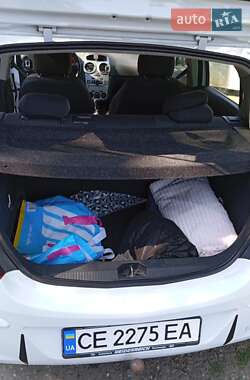 Хэтчбек Opel Corsa 2011 в 