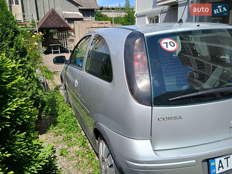 Хэтчбек Opel Corsa 2005 в Коломые