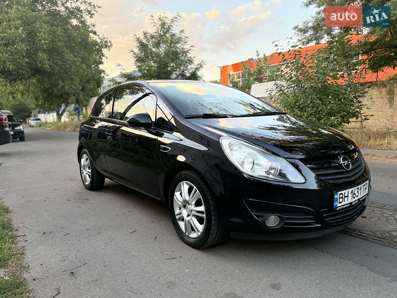 Хэтчбек Opel Corsa 2010 в Одессе
