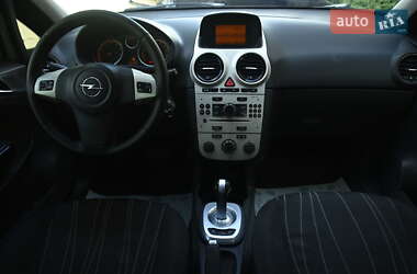 Хетчбек Opel Corsa 2008 в 