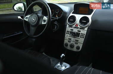 Хетчбек Opel Corsa 2008 в 