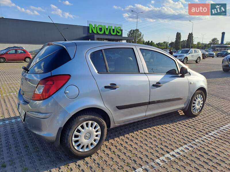 Хетчбек Opel Corsa 2008 в Києві