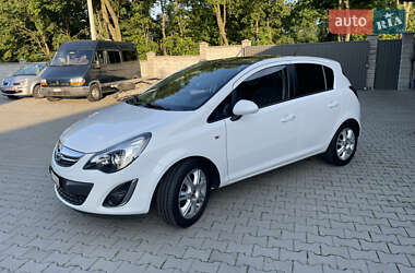 Хэтчбек Opel Corsa 2012 в 