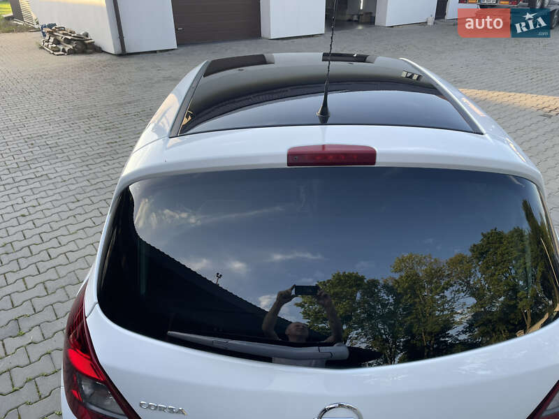 Хетчбек Opel Corsa 2012 в Рівному