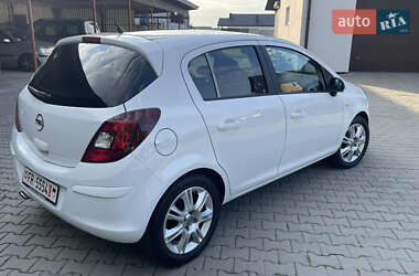 Хэтчбек Opel Corsa 2012 в 