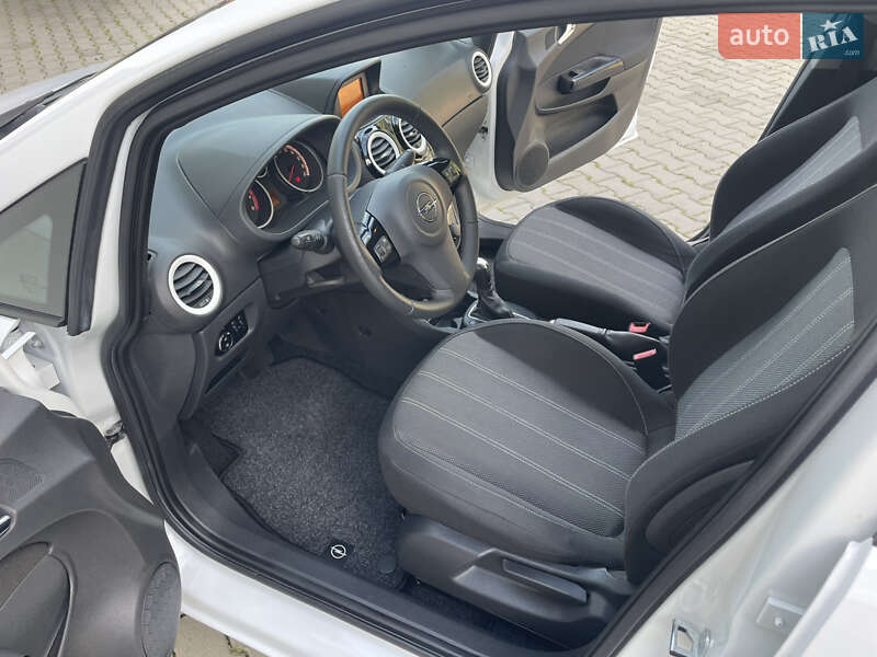 Хетчбек Opel Corsa 2012 в Рівному