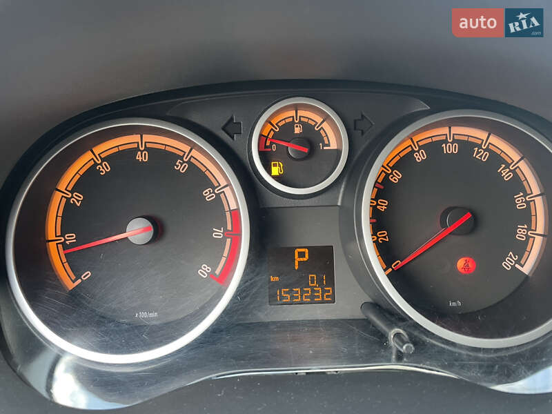 Хетчбек Opel Corsa 2012 в Рівному