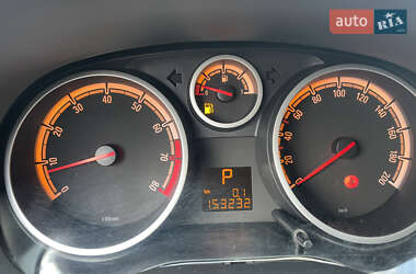 Хэтчбек Opel Corsa 2012 в 
