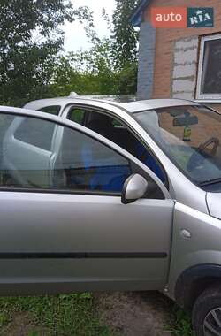Хэтчбек Opel Corsa 2003 в 