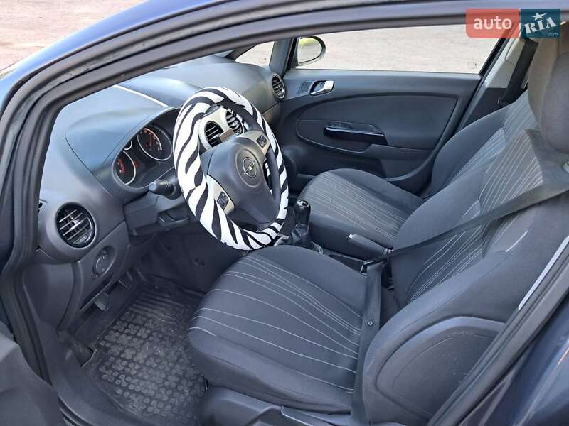 Хетчбек Opel Corsa 2008 в Тростянці