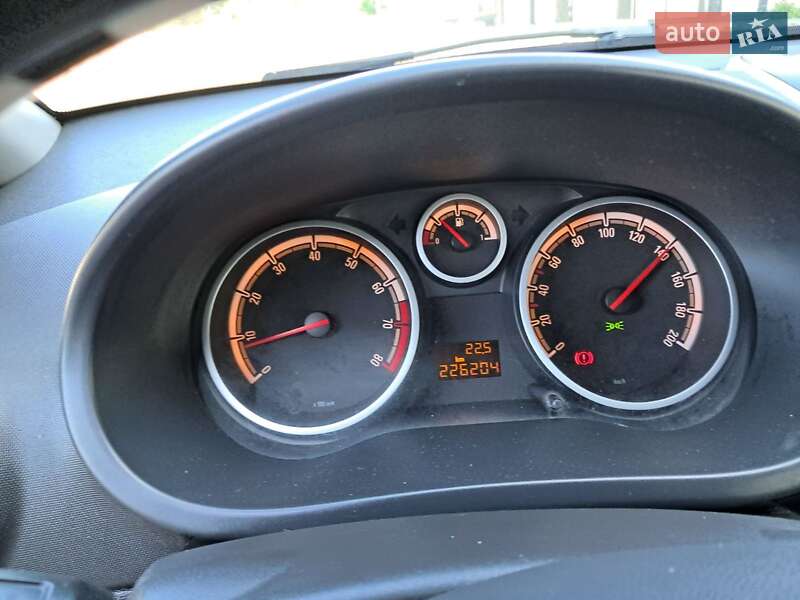 Хетчбек Opel Corsa 2008 в Тростянці