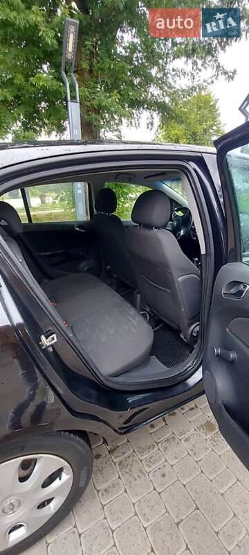 Хэтчбек Opel Corsa 2011 в Киеве