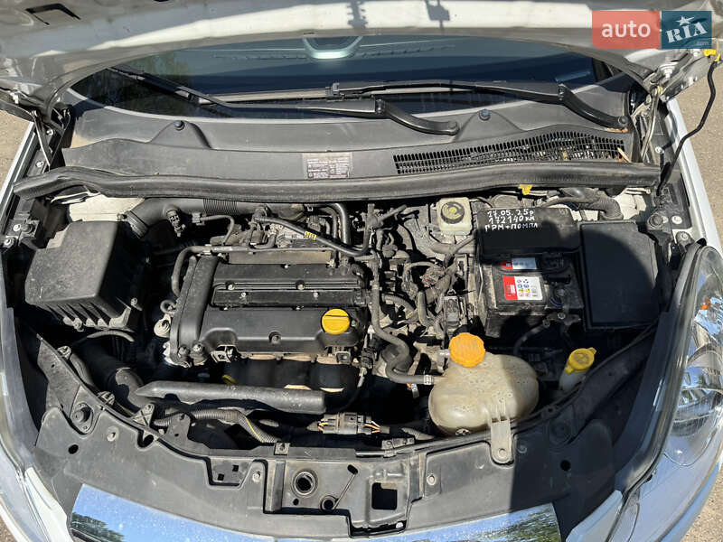 Хэтчбек Opel Corsa 2009 в Львове