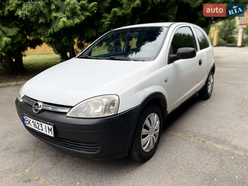 Хэтчбек Opel Corsa 2003 в 