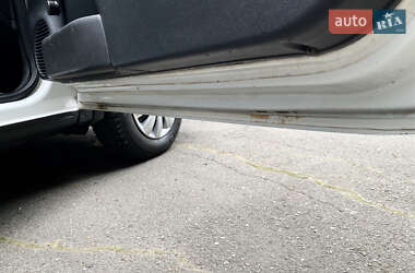 Хэтчбек Opel Corsa 2003 в 