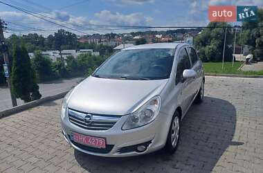 Хэтчбек Opel Corsa 2008 в Черновцах