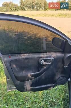Хэтчбек Opel Corsa 2005 в 