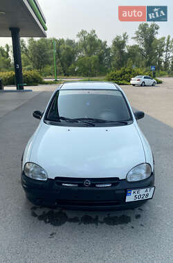 Хетчбек Opel Corsa 1996 в Дніпрі