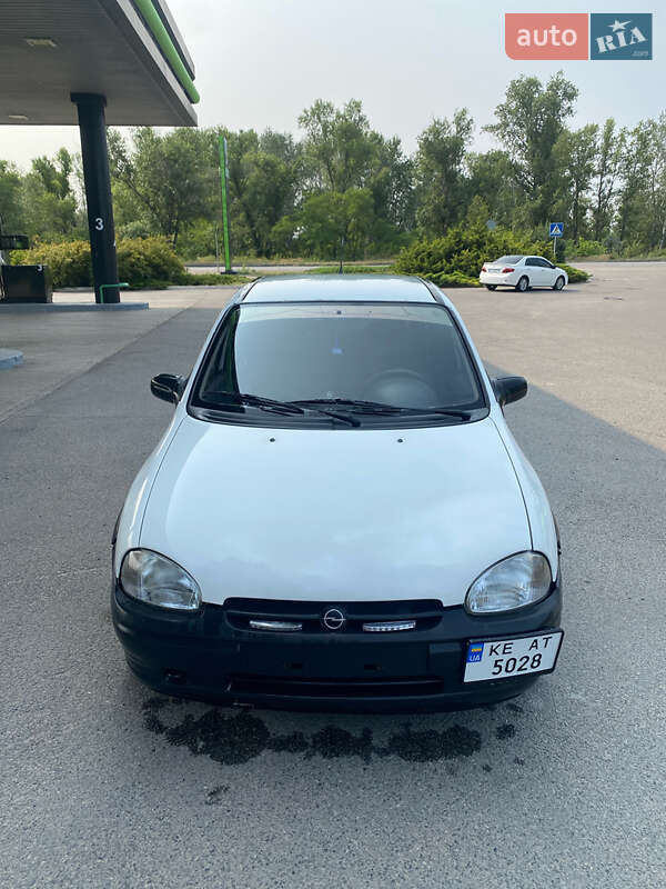 Хэтчбек Opel Corsa 1996 в Днепре фото 2 Хэтчбек Opel Corsa 1996 в Днепре