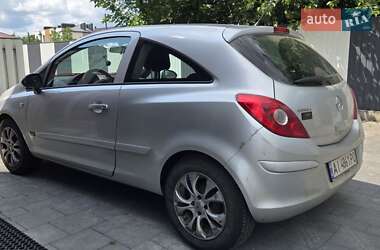 Хэтчбек Opel Corsa 2007 в 