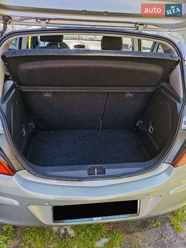 Хэтчбек Opel Corsa 2010 в Городке фото 3 Хэтчбек Opel Corsa 2010 в Городке