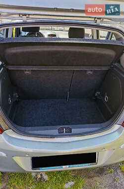 Хэтчбек Opel Corsa 2010 в 