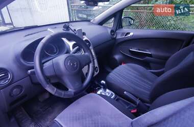 Хэтчбек Opel Corsa 2007 в 