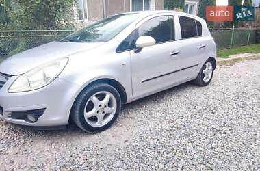Хэтчбек Opel Corsa 2007 в 