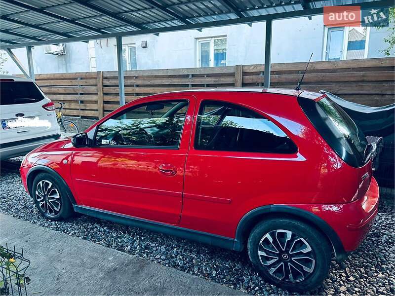 Хэтчбек Opel Corsa 2005 в Днепре