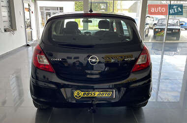 Хэтчбек Opel Corsa 2011 в 