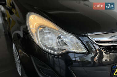 Хэтчбек Opel Corsa 2011 в 