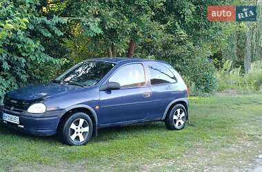 Хэтчбек Opel Corsa 1996 в 