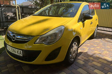 Хэтчбек Opel Corsa 2011 в 