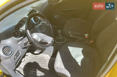 Хэтчбек Opel Corsa 2011 в 